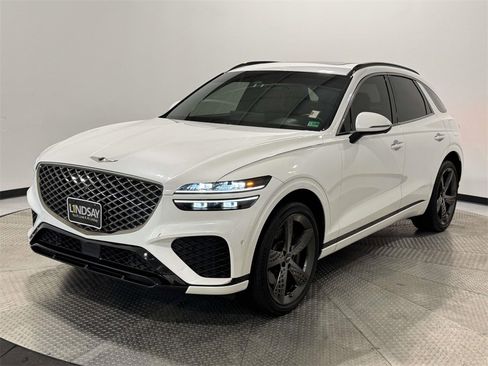 Used 2023 Genesis GV70 2.5T w/ Sport Prestige Package image 3