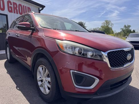 Used 2016 Kia Sorento FWD image 4