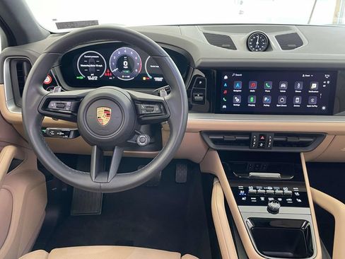 Certified 2024 Porsche Cayenne AWD/4WD image 26
