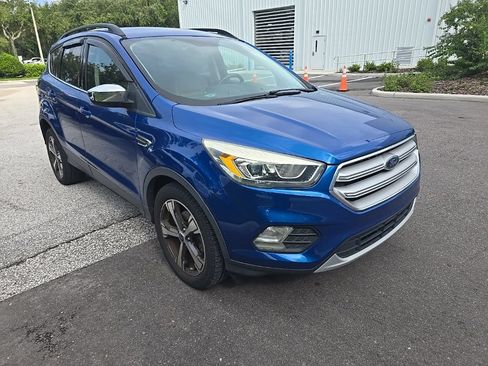 Used 2017 Ford Escape SE w/ SE Leather Comfort Package FWD image 2