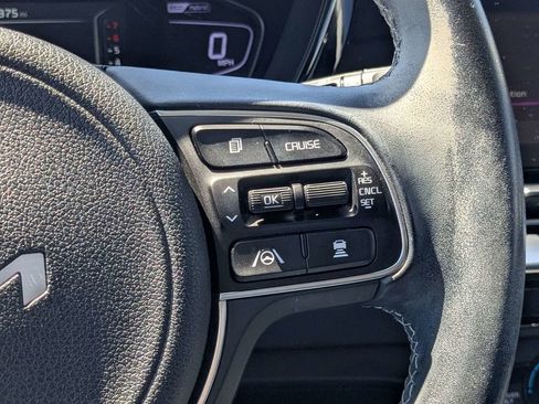 Used 2022 Kia Niro Touring Special Edition FWD image 23