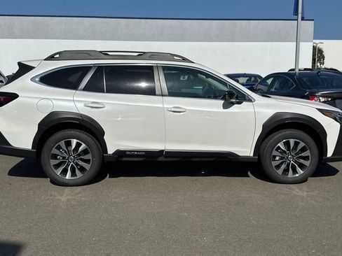 Used 2025 Subaru Outback Limited image 3