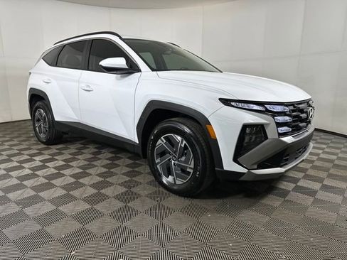 Used 2025 Hyundai Tucson Blue image 2