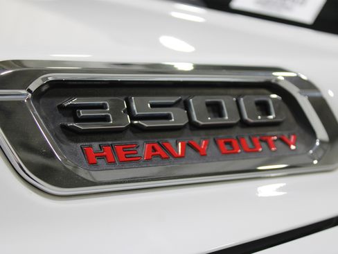 Used 2019 RAM 3500 Laramie image 42