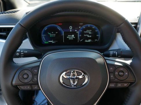 Certified 2026 Toyota Corolla SE w/ SE Premium Package AWD/4WD image 25