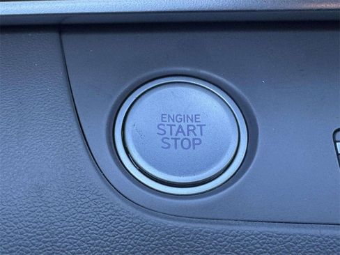 Used 2025 Hyundai Elantra SEL image 25