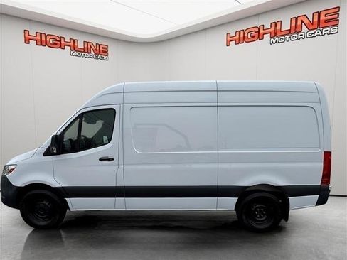 Used 2021 Mercedes-Benz Sprinter 1500 image 9