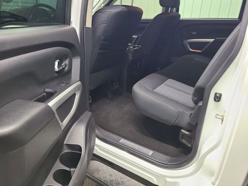 Used 2018 Nissan Titan SV w/ SV Convenience Package AWD/4WD image 33