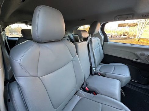 Used 2023 Toyota Sienna XLE image 38