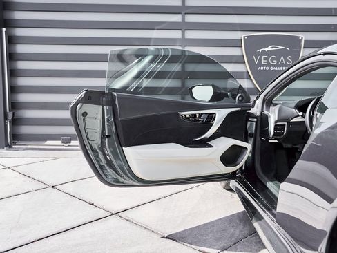 Used 2017 Acura NSX image 32