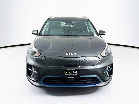 Used 2022 Kia Niro EX Premium image 2