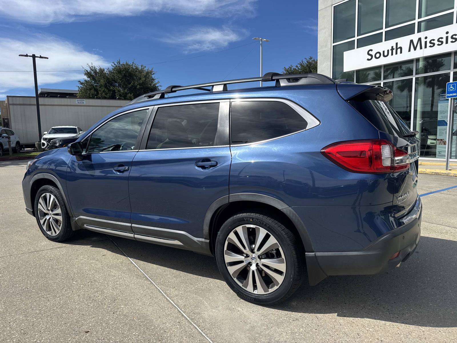 Used 2020 Subaru Ascent Limited w/ Technology Package AWD/4WD image 7
