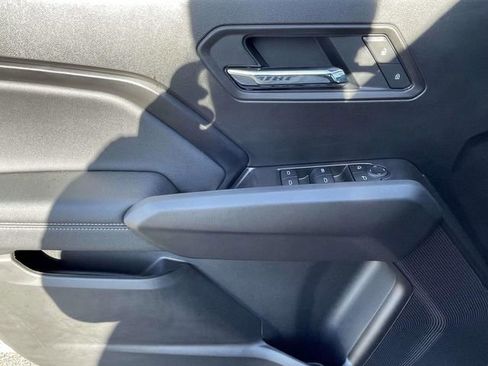 Used 2025 GMC Canyon Elevation w/ Technology Package RWD image 17