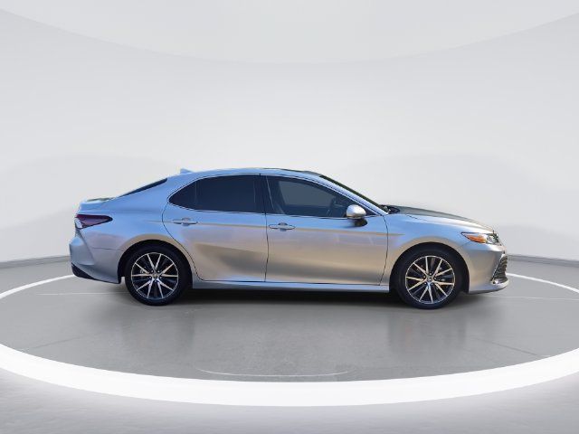 Used 2024 Toyota Camry XLE w/ Navigation Package FWD image 9