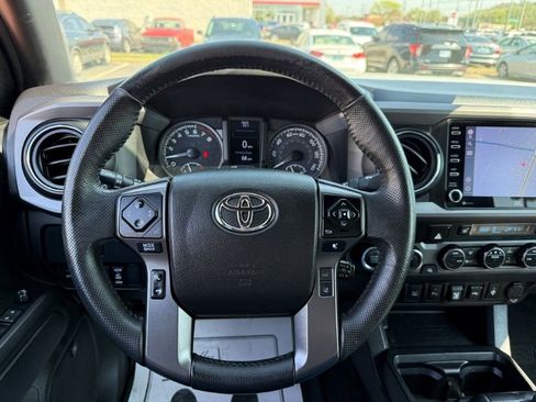 Used 2023 Toyota Tacoma TRD Off-Road w/ TRD Premium Off Road Package AWD/4WD image 34