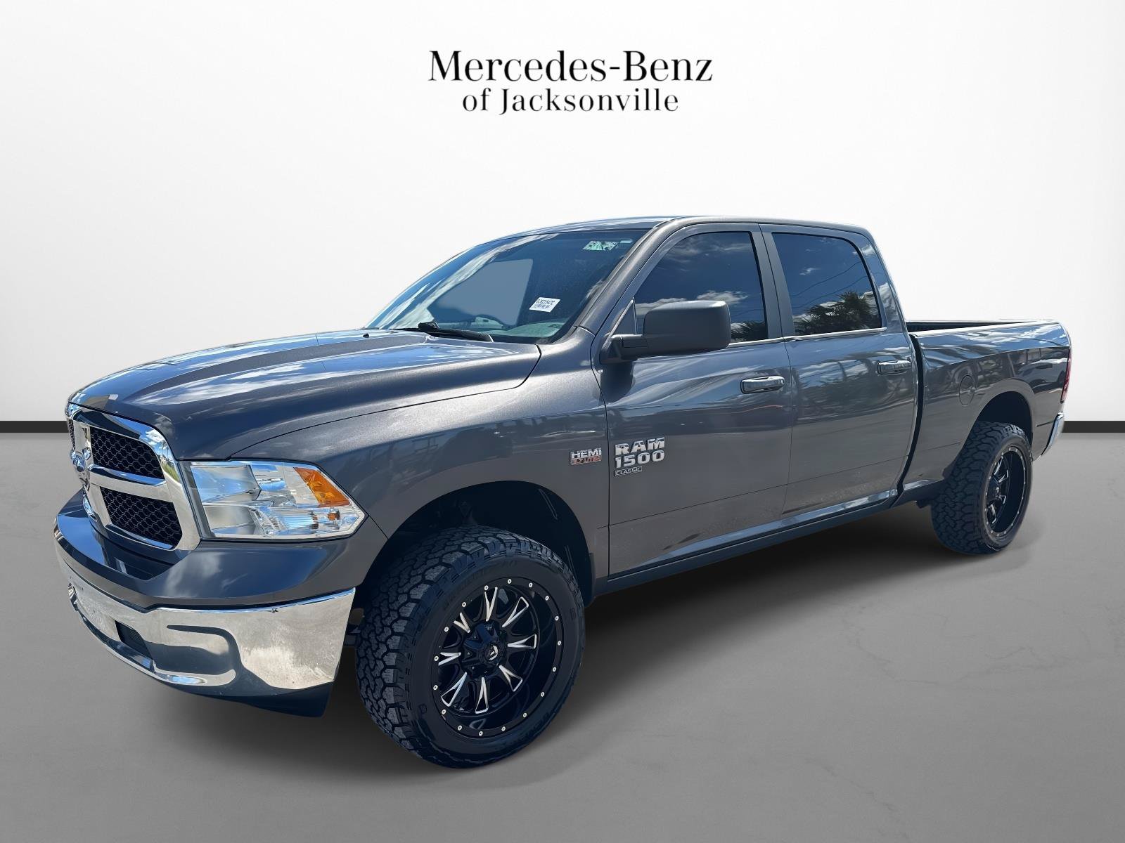 Used 2020 RAM 1500 Classic SLT AWD/4WD image 7