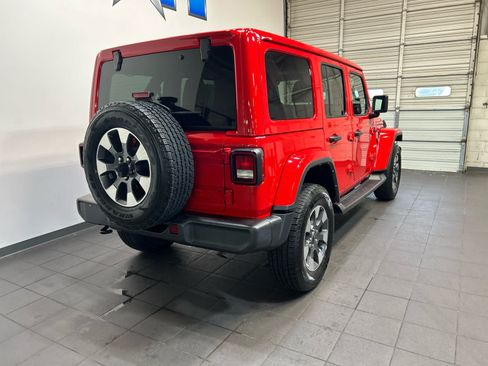 Used 2022 Jeep Wrangler Unlimited Sahara w/ Cold Weather Group AWD/4WD image 3