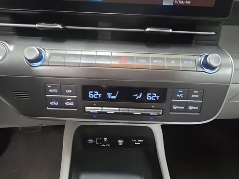 Used 2024 Hyundai Kona SEL FWD image 24