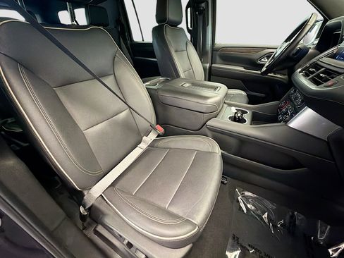 Used 2023 Chevrolet Suburban Premier image 14