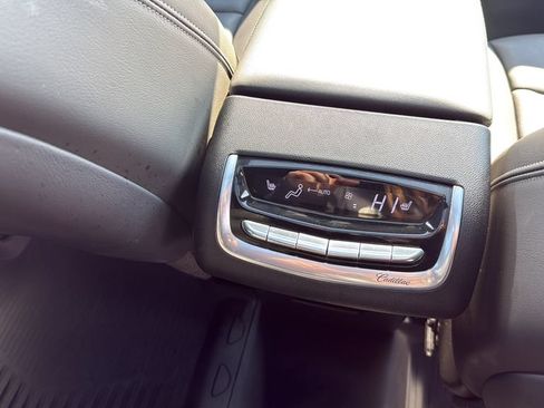 Used 2024 Cadillac XT6 Sport w/ Technology Package AWD/4WD image 19