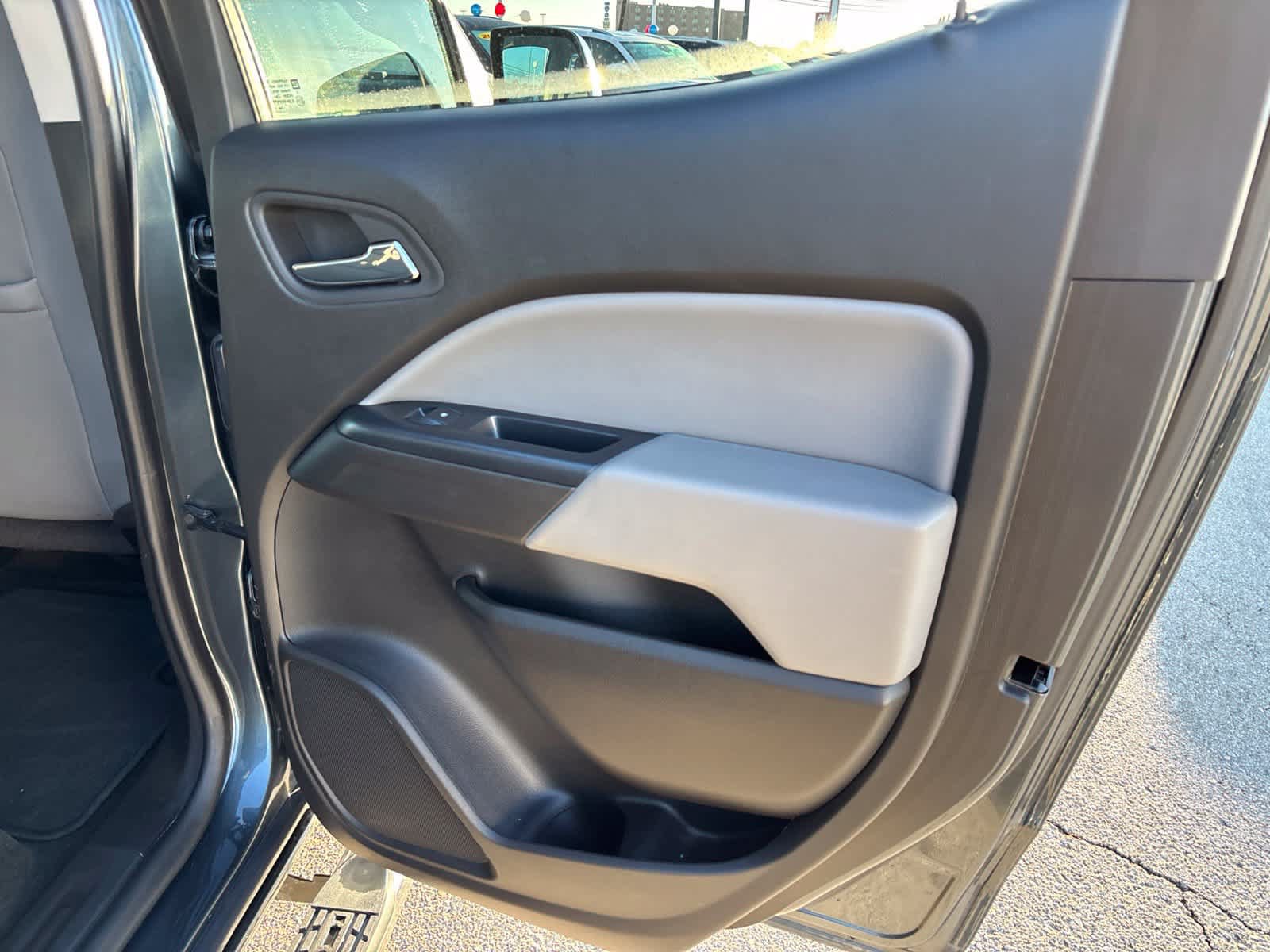 Used 2015 Chevrolet Colorado LT w/ Luxury Package RWD image 13