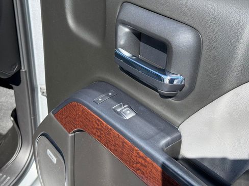 Used 2018 GMC Sierra 1500 SLT image 41