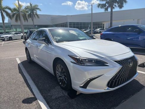 Used 2025 Lexus ES 350 Ultra Luxury w/ Accessory Package (Z2) image 1
