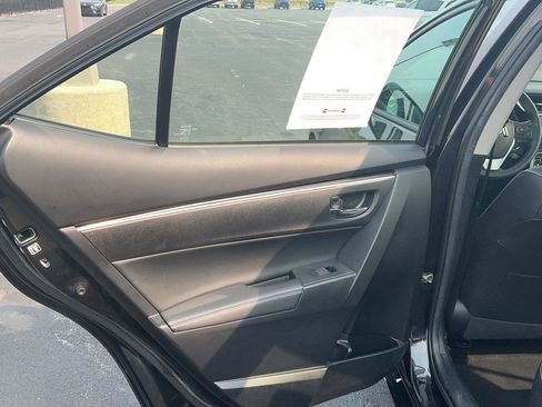 Used 2018 Toyota Corolla XLE FWD image 25