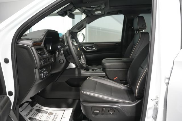 Used 2023 Chevrolet Tahoe Premier AWD/4WD image 18