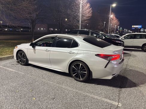 Used 2018 Toyota Camry XSE image 6