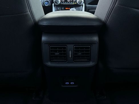 Used 2022 Toyota RAV4 SE w/ Convenience Package image 13