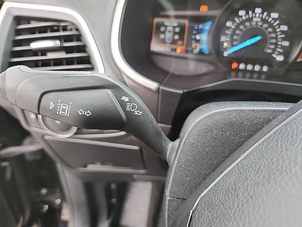 Used 2020 Ford Edge SEL AWD/4WD image 17