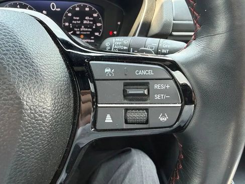 Used 2025 Honda Pilot Black Edition image 18