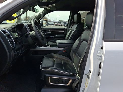 Used 2025 RAM 1500 Laramie image 10