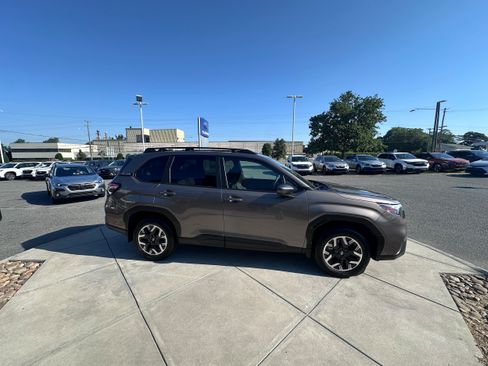 Used 2025 Subaru Forester Premium w/ Convenience Package #2 AWD/4WD image 3