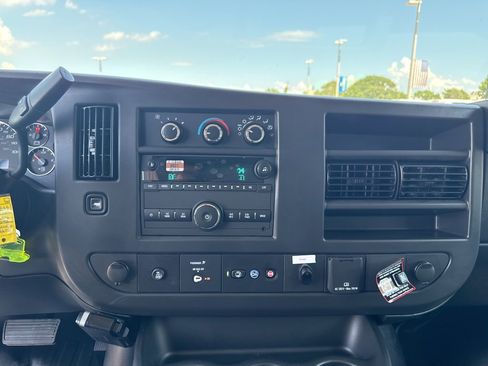 New 2025 Chevrolet Express 3500 Work Van w/ Power Convenience Package image 13