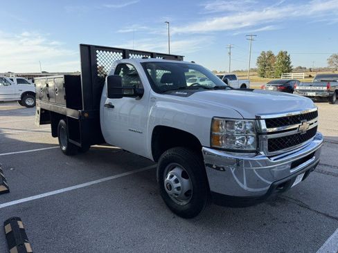 Used 2011 Chevrolet Silverado 3500 W/T image 3