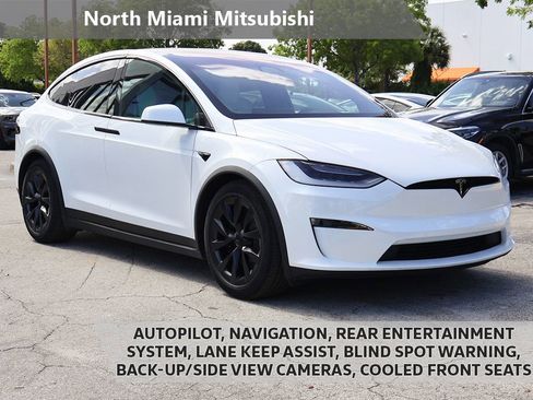 Used 2022 Tesla Model X image 1