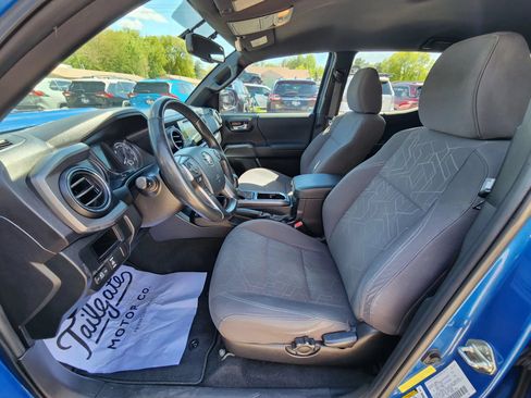 Used 2016 Toyota Tacoma TRD Sport w/ Towing Package AWD/4WD image 14