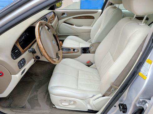 Used 2003 Jaguar S-TYPE 4.2 RWD image 4