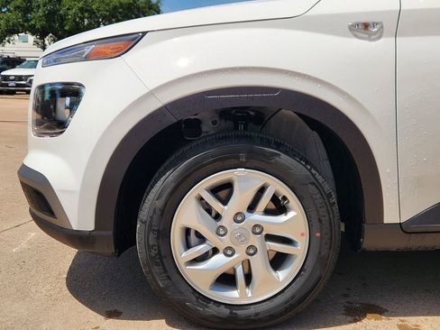 New 2026 Hyundai Venue SE FWD image 6