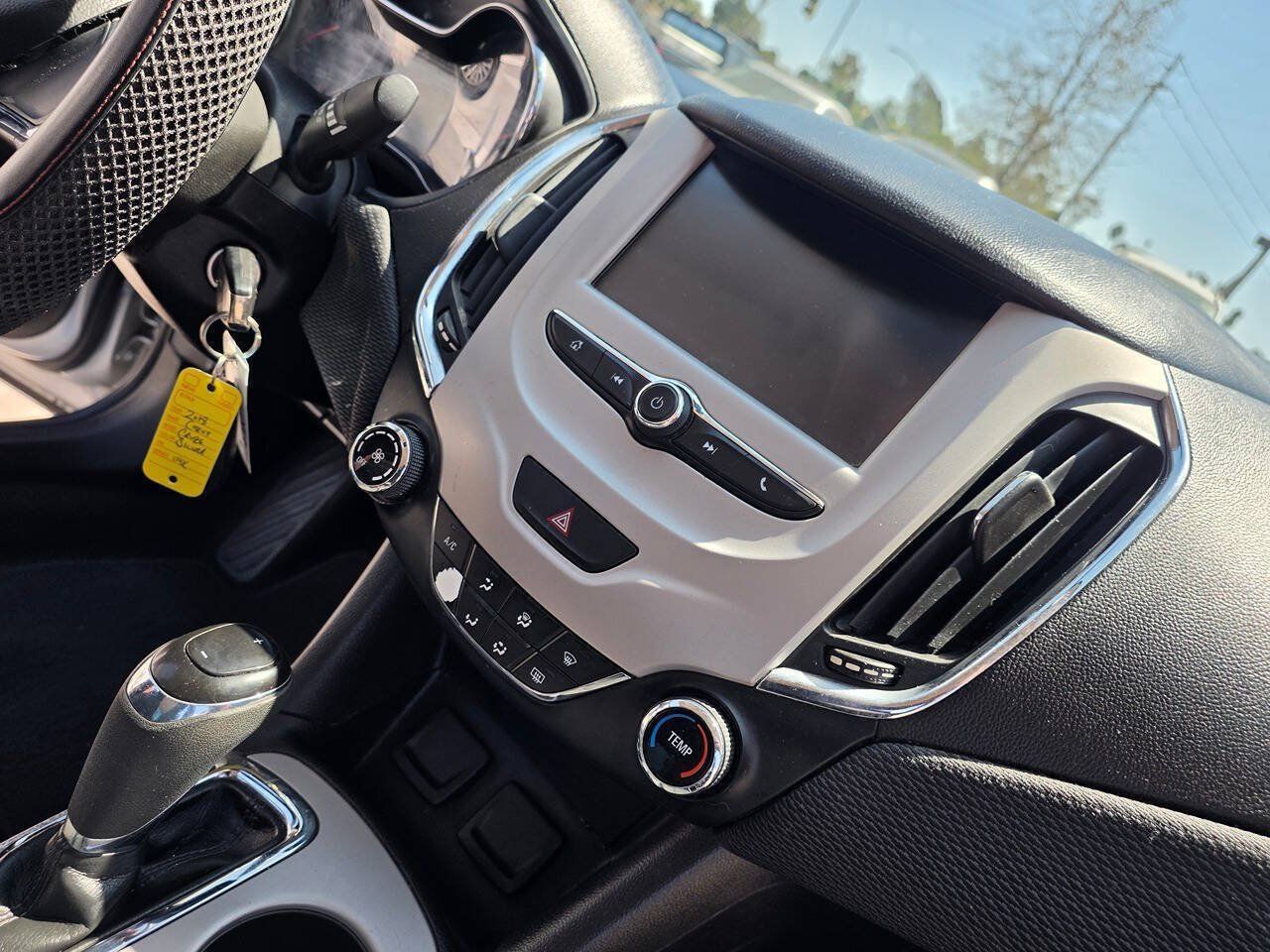 Used 2018 Chevrolet Cruze LS FWD image 36