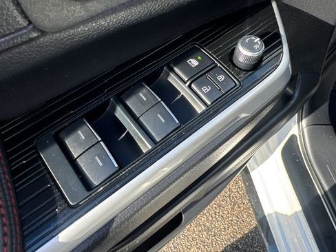 Certified 2025 Toyota Sienna XSE image 33