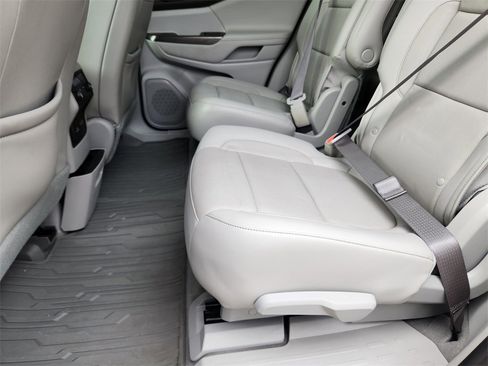 Used 2020 GMC Acadia SLT image 9