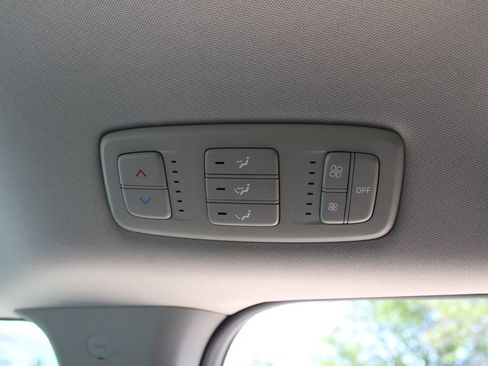 Used 2024 Kia Carnival LX FWD image 35