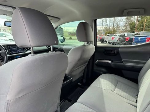 Used 2022 Toyota Tacoma SR5 image 32