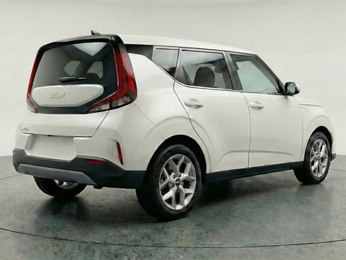Used 2025 Kia Soul LX w/ LX Technology Package FWD image 7