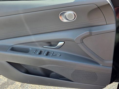 Used 2022 Hyundai Elantra SEL FWD image 27