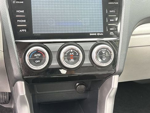 Used 2017 Subaru Forester 2.5i Premium AWD/4WD image 17