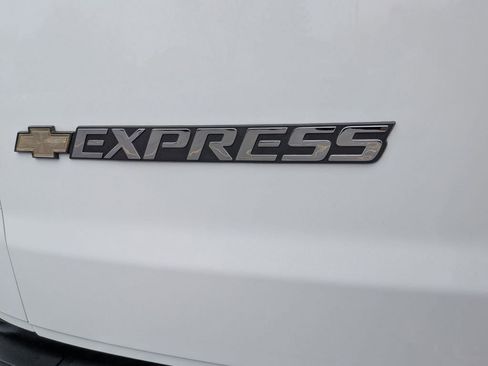 Used 2025 Chevrolet Express 3500 LT w/ LT Preferred Equipment Group RWD image 23